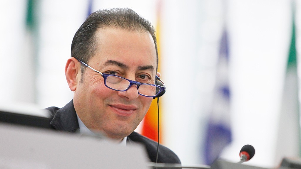 Gianni Pittella « les propos du commissaire Oettinger sur la France sont inacceptables »