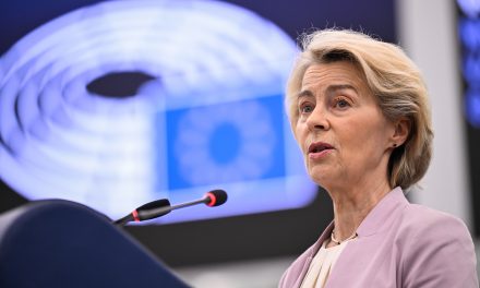 Nous ne voterons jamais une motion de censure d’extrême droite, mais nous adressons un message ferme à Ursula Von der Leyen